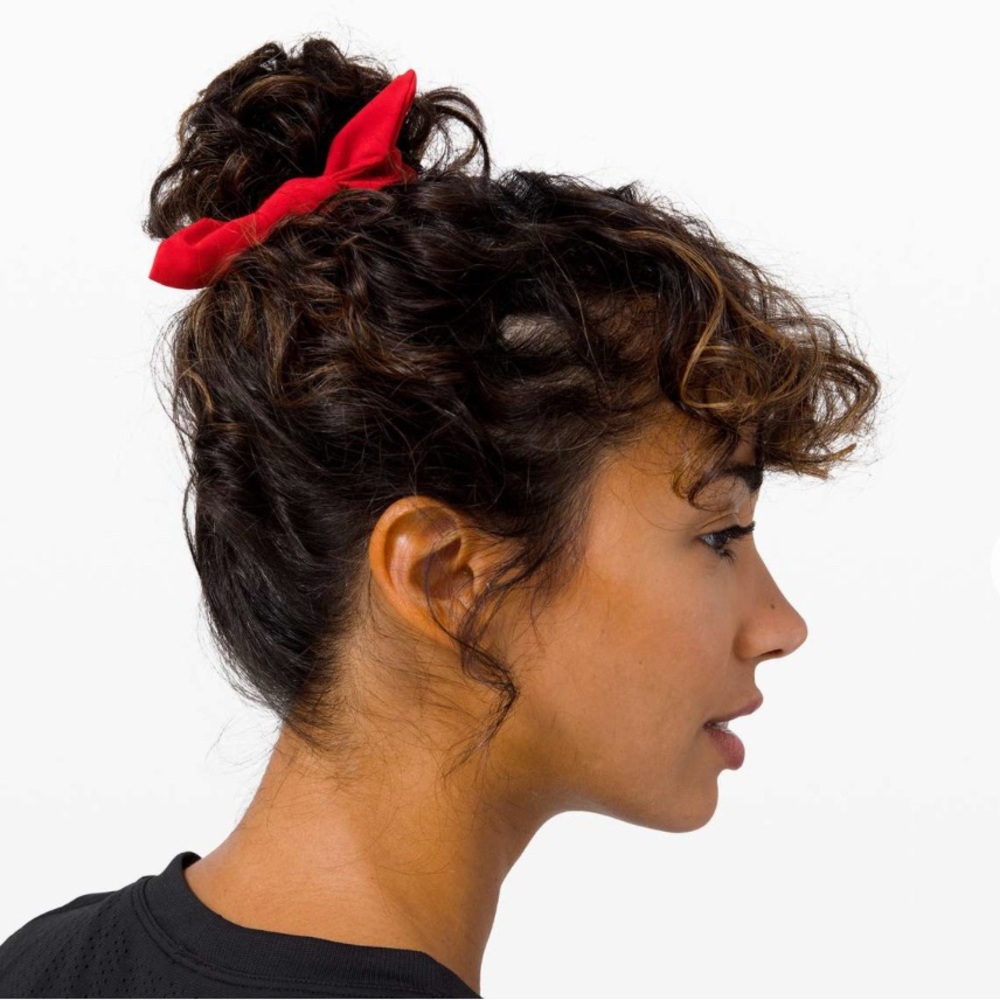 Lululemon Uplifting Scrunchie (with bow tie)